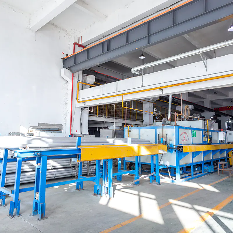 Officina di estrusione - pressa 680T
