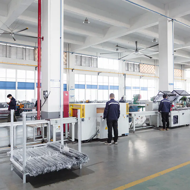 Officina di finitura - Macchina confezionatrice automatica termoretraibile