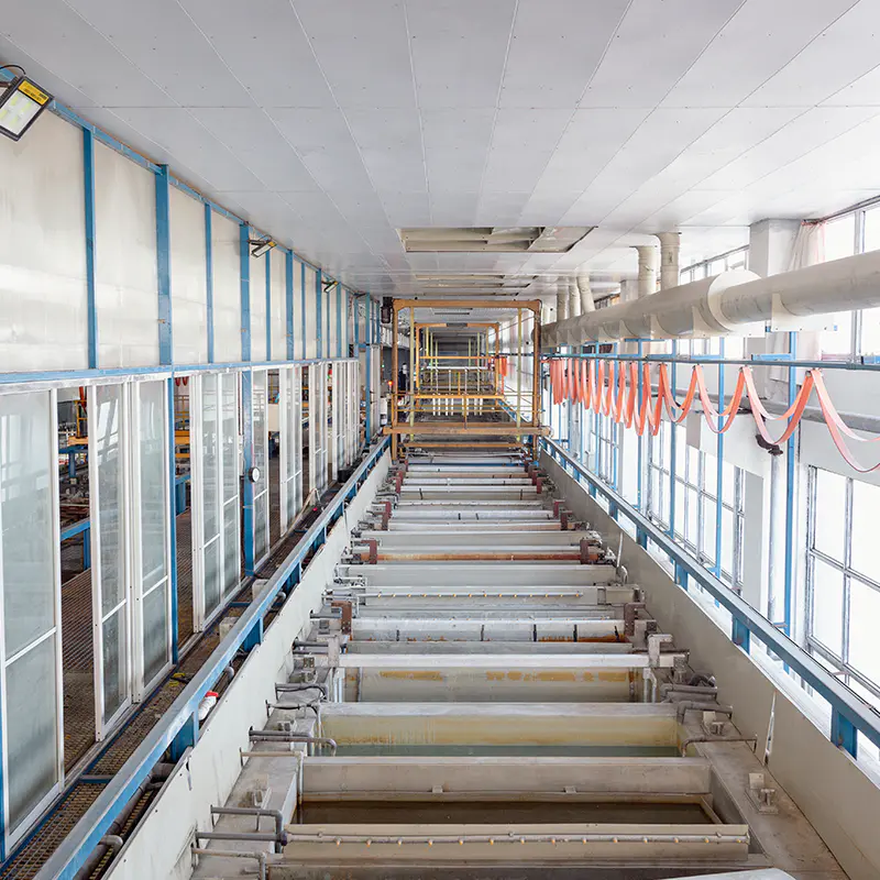 Workshop sulla produzione di elettroforesi - Vista della linea di produzione di ossidazione ed elettroforesi