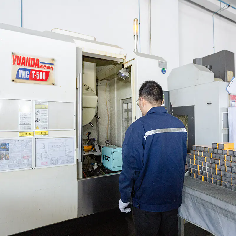 Officina di finitura - Attrezzature per centri di lavoro